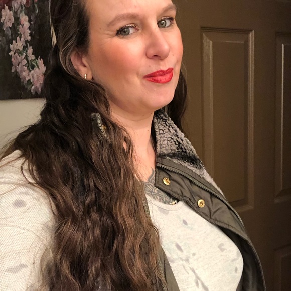 Reversible Green & Faux Fear Vest - Picture 10 of 10